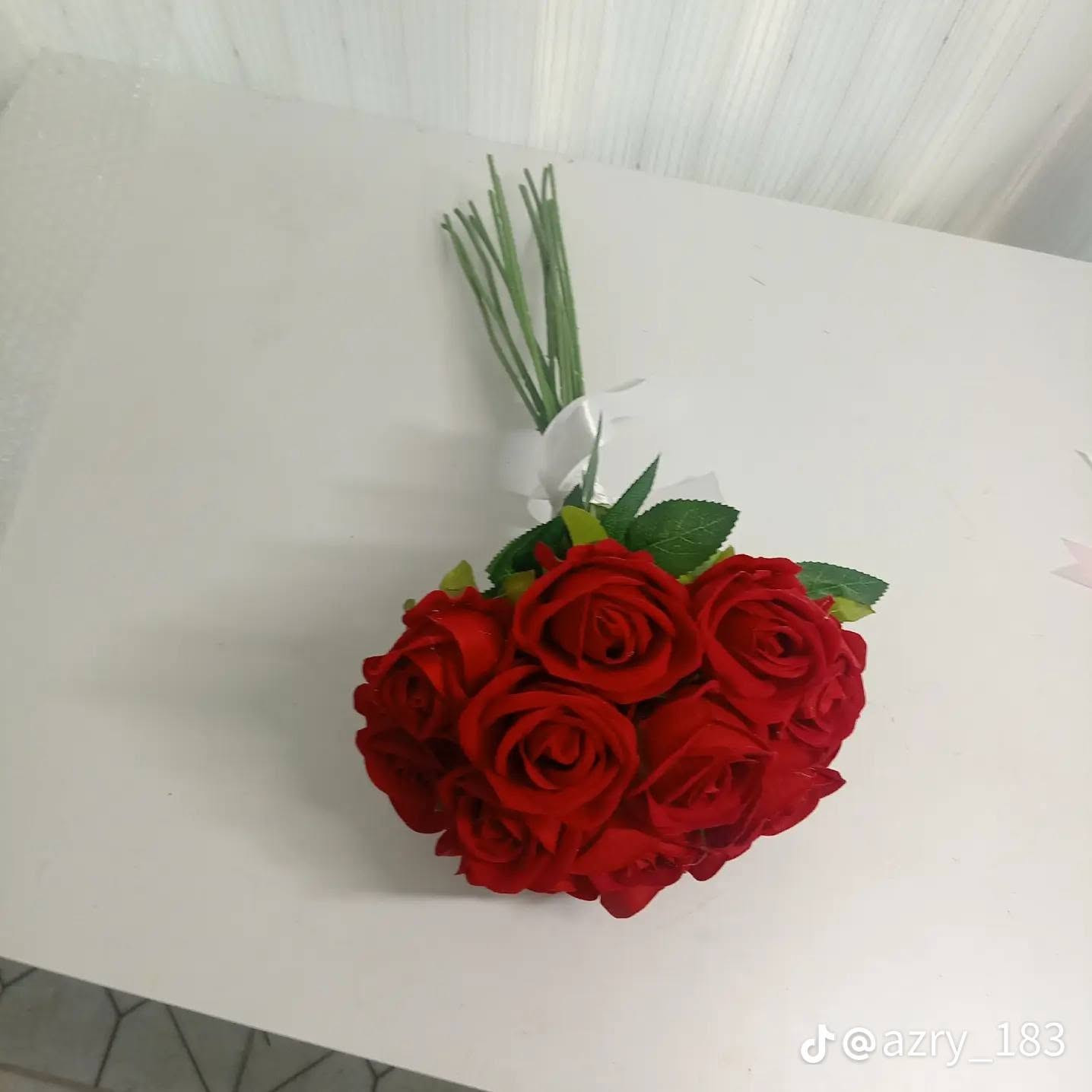 مسكة تخرج • ورد طبيعي • ورد اصطناعي
