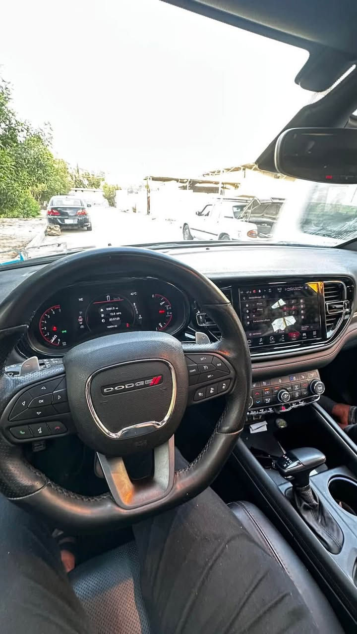 دوج دورانكو GT  Plus
* الموديل: 2024
* الشركة: Dodge
* الفئة: GT Plus
* ⁠دركة ستيرن حرف (D).
* ⁠المسافة المقطوعة (17) الف مايل.

    V6 (Pentastar)

* الدفع: AWD (دبل).
* تبريد مقاعد أمامية .
* ⁠تدفئة مقاعد امامي وخلفي.
* تحكم كهربائي بالمقاعد.
* شاشة 10 إنج Uconnect

* Apple CarPlay + Android Auto

* تشغيل بصمة + ريموت ستارت
* مكيف أوتوماتيك 3 مناطق

* Blind Spot (نقطة عمياء)

* حساسات.
* كاميرا خلفية.
*مثبت سرعة.
* نظام مانع انزلاق.
* ⁠رادار اماي.
* ⁠رادار جانبي.
* ⁠باب خلفي كهربائي
* فتحة سقف.
* مرايا تسخين.
* ⁠اشاير بالمري.
* ⁠ترحيب.
* اطارات 20 إنج.
تفاصيل كامله بالمنشور .
موجود الكار فاكس مالتها. 
مكان السيارة : بغداد
((رقم بغداد شهداء))
رقم الشاصي : 1C4RDJDG1RC227993
والكتلوك ايضا.
علق (بتم) يوصلك السعر والتفاصيل على الخاص.
للتواصل على رقم الهاتف واتساب فقط ***********
