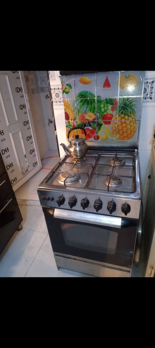 كاونتر طباخ ثلاجه ميز طعام غراض بيت للبيع مكاني بغداد الدورة ***********
