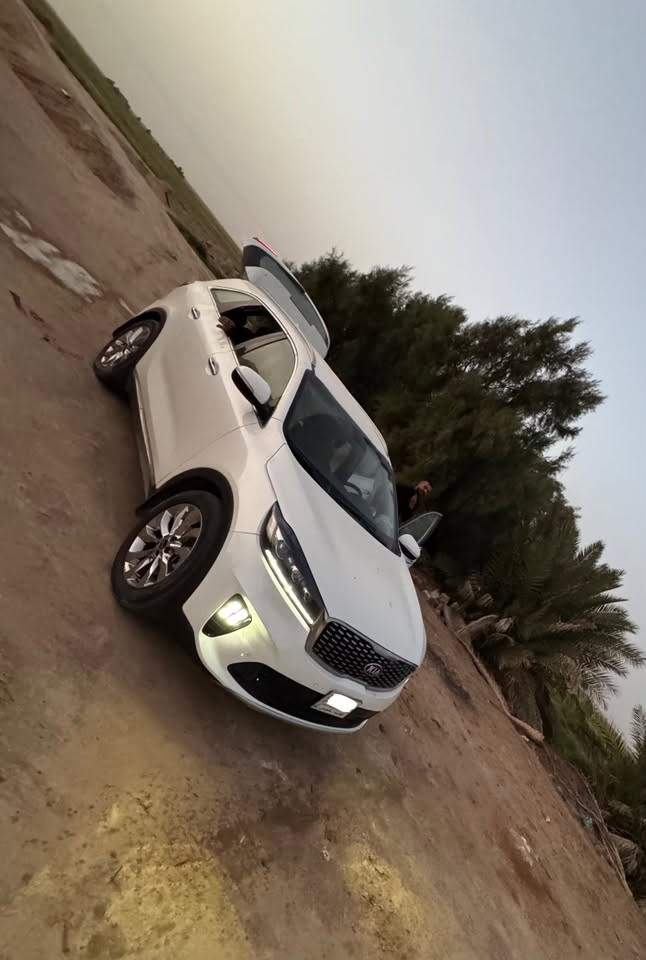 سورنتو 2018 خليجيه 6 سلندر
كفاله 7 راكب فول مواصفات من حساسات وكامره وبصمات وكشنات كهرباء وانظمة قيادة ونافيگيشن .
المكينة والگير بحالة ممتازة وشرط برغي ممفتوح بيهن .
عدى الدعامية الامامية مبدله وكاله اصلي بسبب كسر .
ماشيه 127 
 السعر 220 وبيها مجال قليل مكاني الدوانية
***********
