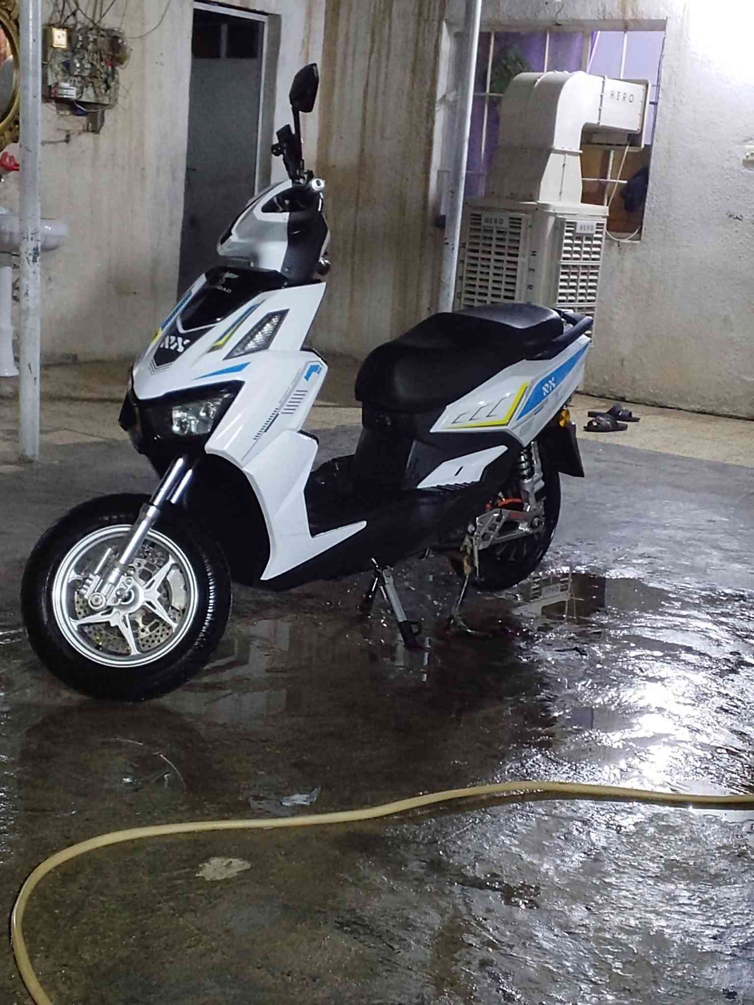 السلام عليكم
دراجة كهربائية للبيع🛵

♦️شركة بغداد 

♦️النوع RX

♦️السرعة الحقيقية 60

♦️نضام الR الرجوع الى الخلف

♦️نسبة النظافة 70%

♦️مري كاربون فايبر

♦️الملف 3000W

♦️A36

♦️72V

♦️6بطارية

♦️شيال رياضي

📍 ملاحظة الدراجة مبدل سكليتر و عمبار بريك جدد

و الإشارة بية خلل متشتغل و الجاملخ نقص

تجي وتشوف الدراجة مثل ما ذكرت النضافة70%

💰🤑السعر........600الف وبيها مجال

العنوان 📍 بغداد الزعفرانية 

رقم الهاتف 📞***********

ليريد يتصل ممتواجد على الانترنت

