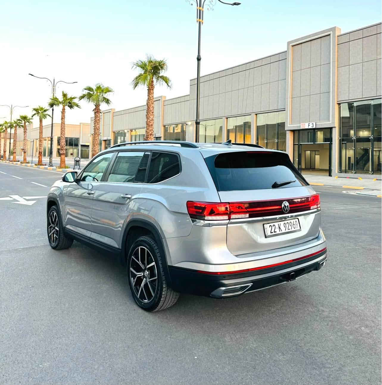 📱***********☎️***********📱
تفليش الاسعار و بسعر توسان و اقل اتحدى اذا اكو بنفس السعر و المواصفات و سبعة راكب و فول😨🔥

⚜️ Volkswagen Atlas Family SE 2024 ⚜️

للبيع فقط و سعر جداً مناسبة و جوة سوك شرط ما تلكى نفس سعر و نفس نضافة 💯

اخوان السيارة وارد امريكي بيها بوند و جملغ و صندوق صبغ شاصي  و لغود و بطانة بشرط فقط حوض بيها شوية ارباك كله سليم يعني ارباكات كلهم موجودة 😍💯

موديل : 2024 
ماشية : 30 الف ميل فقط 😍💯
محرك : 4 سلندر بانزين 20 تيربو 💯
لون : سلفر
رقم شاصي : 1V2HR2CA3RC548223

رقم السيارة : اربيل الجديدة
مكان السيارة : اربيل شارع ١٠٠  م📍
رقم موبايل و واتساب : 
***********📱
***********📱

‎سعر السيارة : 205$ 💰😨ورقه نهايته قفل ❌ ‼️ و اتحدى اذا اكو نفس موديل و مواصفات بهذا السعر تروح تجيك سوك كله اذا مو بسعر ٢٠٢١ لا ترضى 💯

مواصفات فول عدا الفتحى يعني كشنات تدفئة و ابريد و دبل اكسل و شغال و تشغيل عن بعد و شحن وايرليس و رادارات ٣٦٠ درجة و كشنات خزن و صدوق كهربائي و حساسات امامي و خلفية و بريك لمس و اوتو ستارت ستوب و تبريد و شاشة و تحكمات كله لمس و بيبان كله بصمة و لايتات ليد و دوارة ويا الستيرن و شفتات ستيرن و بردات خلفية و ٧ راكب و قيادة ذاتية و فول الفول عدا الفتحة 💯😁

فحص و هزة و سنوية و الرقم كله جديد تحويل او وكاله نفس الدقيقة 💯

صدر تخم تاير تبريد كهربائي و محرك و گير و شنو ببالك شكو ببالك كله كفالة  تراي مالته للتركيا 💯❤️
