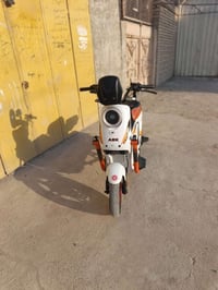 دراجه شحن  900 X باترياتها تعبانه بس تمشي 40 سرعتها  السعر 350 وبيها م...