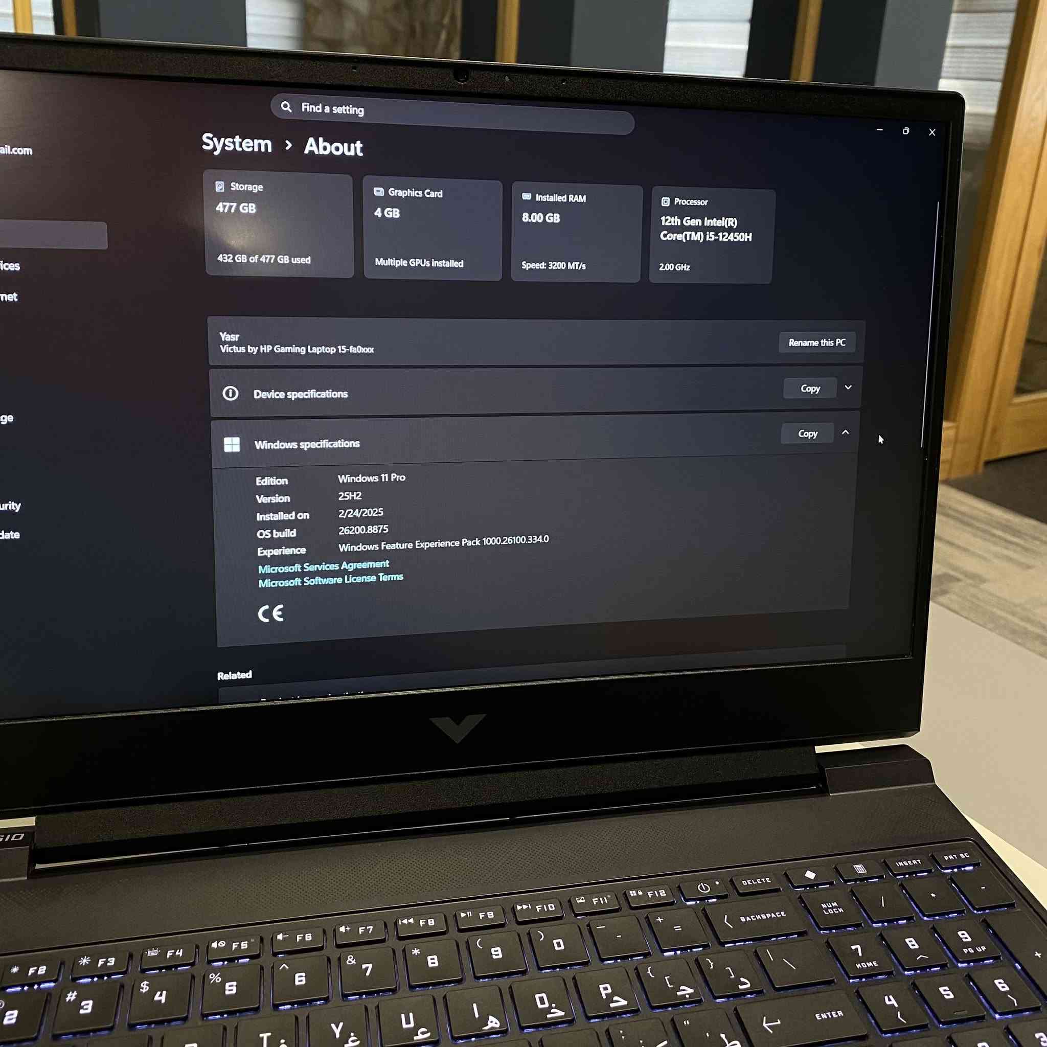 HP Victus Gaming 15 للبيع
لابتوب مناسب للتصميم، المونتاج والألعاب، ومستخدم شخصيًا في العمل على برامج Adobe والألعاب.
المواصفات:
HP Victus Gaming 15
Intel Core i5-12450H – الجيل 12
RAM 8GB DDR4 بسرعة 3200MHz
512GB SSD
كارت شاشة منفصل 4GB
شاشة 15.6 إنش بدقة FHD وبتردد 144Hz
Windows 11 Pro
الجهاز أستخدمه حاليًا في التصميم والمونتاج على برامج Adobe مثل Photoshop وIllustrator وPremiere Pro وAfter Effects، وكذلك في تشغيل الألعاب الثقيلة.
مناسب لشخص يريد جهاز يجمع بين العمل الاحترافي والألعاب، وخصوصًا أن شاشة 144Hz تعطي سلاسة أعلى أثناء اللعب والاستخدام اليومي.

السعر: 430$
المكان: النجف
للتواصل: ***********
