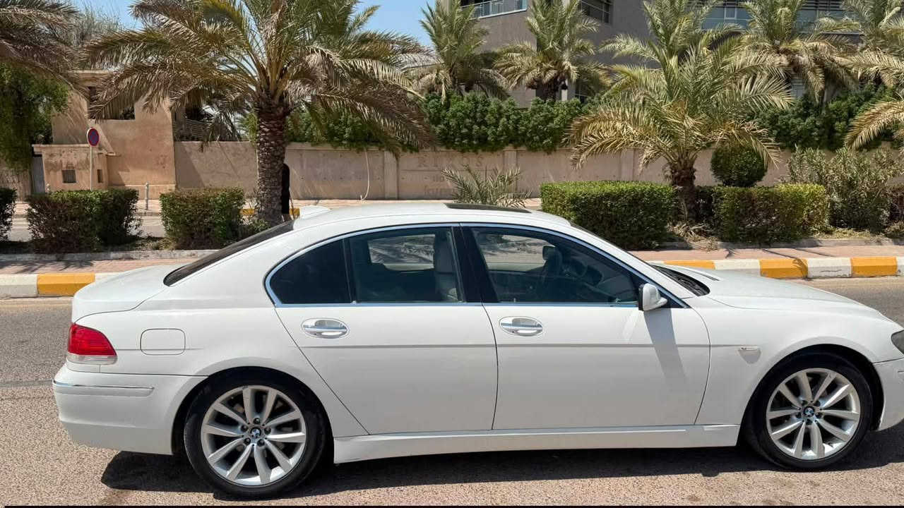 بي ام  دبليو باخره موديل 2006 اصل فول المواصفات السعر150$
***********
