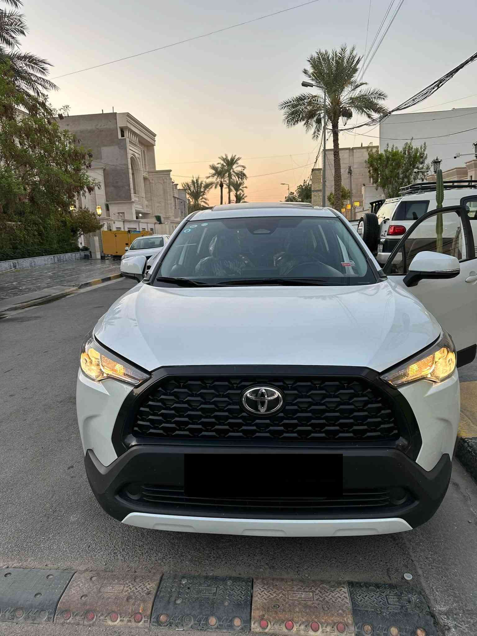 السلام عليكم 

 للبيع تيوتا كورلا كروس هايبرد 2025🧿

  مكفولة كفالة عامة من كلشي الي ابالك⚠️⚠️⚠️
     ⏱️ماشية فقط 21.الف عل ايدي من الشركة زيروو
____________________________________
الموصفات  . البلادي الفول  بدن شغلات عمل⚠️
بصمة  تشغيل
كشنات بنايلون مخبل الشركة 
  جامات 4 اوتو
بصمة ابواب عدد 2
فتحة سقف👀                           سبير ما نازل🛞
تحكمات ستيرن جهتي
رادار امامي 
كامرة دوارة بلادية
اوتو هولد 
سايد بريك بصمة
شاشة كبيرة مع لاسيق حماية🖥️
سياقة اوتو 
3انضمة قيادة 
ابل كار بلي +اندرويد
تحديد مسار 
تبريد قطعتين
وباقي الموصفات المعروفة
 
ملاحظة 👀السيارة نضيفة وجديدة حيل عل ايدي من الزيرو مو تجي تقارنها بل راكضات وال مطخطخات
ماخذة من معرض نصر دجلة زيروو

الارضيات جدد والكتلوكات بية كامل جديدة لووك
دهن اصلي  من الحسام مع فلاتر جدد 120الف 💵

 دينار متصرف عل سيارة جاهزة من كل النواحي⚠️
مكاني بغداد زيونة 📍رقمي *********** 
السعر27.900  وبية مجال بسيط
