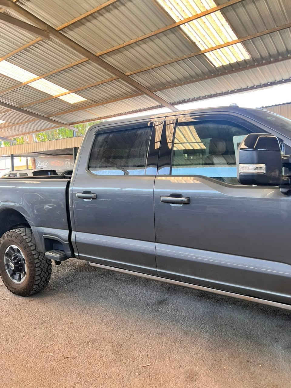 Ford F-350 Lariat Tremor 2024
محرك 8 سلندر بنزين 7.3 
بلاك ادشن 
ماشي 7000 فقط 
سياره موجوده في اربيل بدون تصليح 
السعر 270 ورقه.
***********
