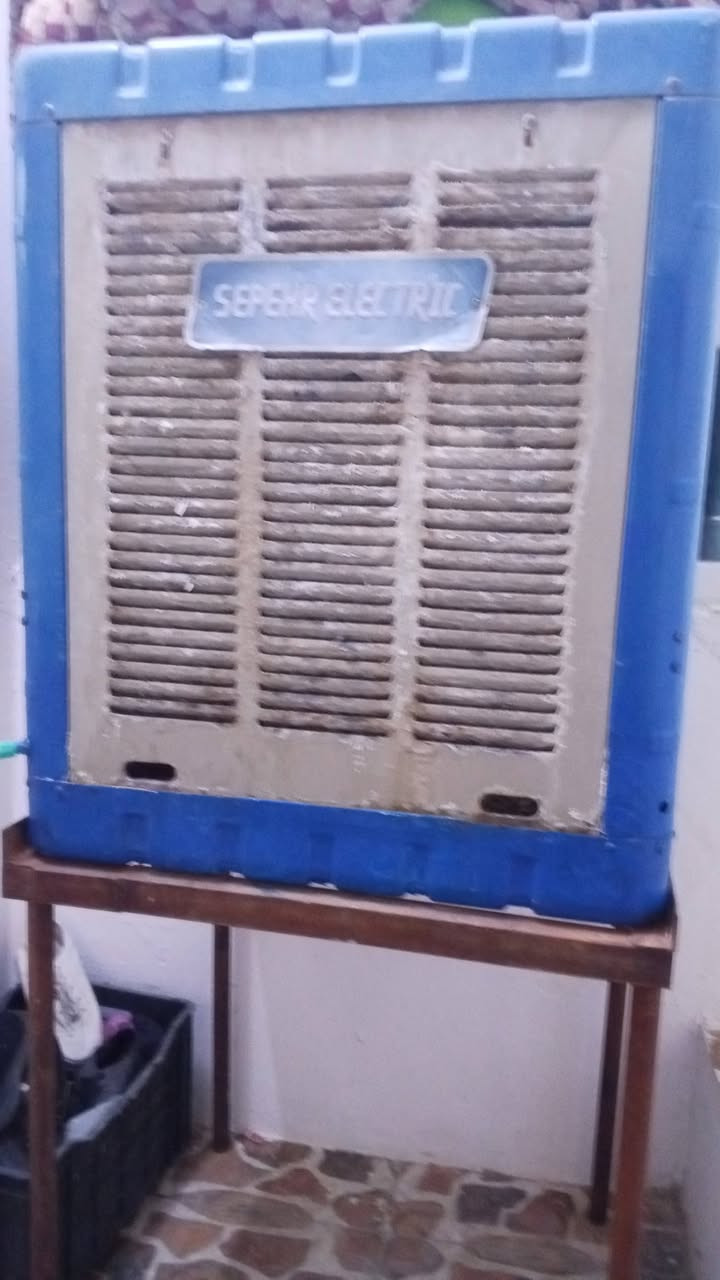 مبرده مستعمل للبيع  ٢ونص طن اي عيب مابية سعر ٩٠ وبي مجال 
العنوان رحيماوا
للتواصل ***********
***********
