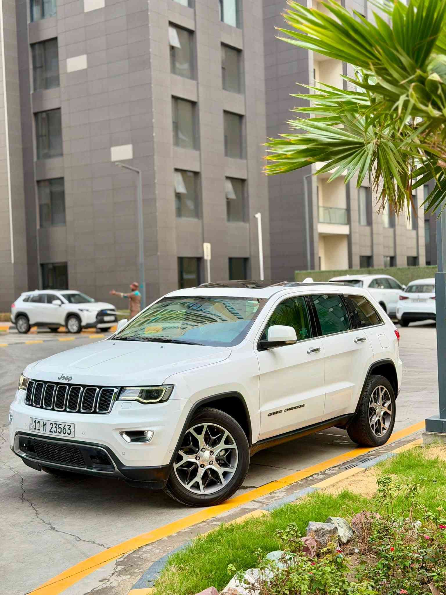 للبيع جيب 2019 خليجي 🇦🇪 — فول مواصفات ليمتد بلس وكاله ليث العبيدي
• فتحة سقف بانوراما
• كشنات جلد + كهرباء
• شاشة كبيرة + كاميرا
• رادارات جانبية وخلفية
• تدفئة وتبريد كشنات
• ستيرن كهرباء + هيتر
• خزن ميموري
• شاشات خلفية
• صندوق كهرباء
• وباقي المواصفات المعروفة
3شاشات 
داخل بيجي 
كير ومكينه وصدر وحداديه كله جديد

🚘 ماشية 74 ألف

السيارة بيها شبر صبغ بالبنيد، والباب بيه ع كد شبر .

💰 السعر: 210 — بيها مجال

📞 للاستفسار: ***********
