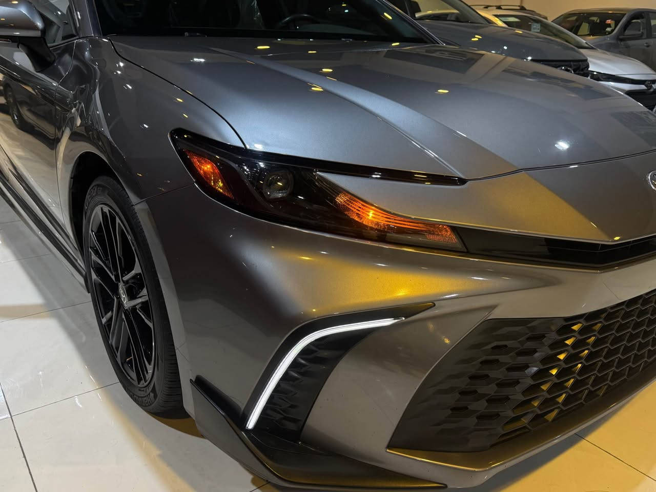 Toyota Camry
2025~ SE
ماوەی ڕۆیشتن : 37,000ميل
بۆیاغ:يةك پارچة
پستۆن: 4 پستۆن
بزوێنەر: 2.5
 نرخ / 23,700$
کامێرەی دواوە - بالیفی دەست - دیاریکردنی خێرای - شاشە - کوشن کارەبایی - 8 پەرەشووت - لایت زینۆن - سستەمی 
واتساب /*********** Singapore
