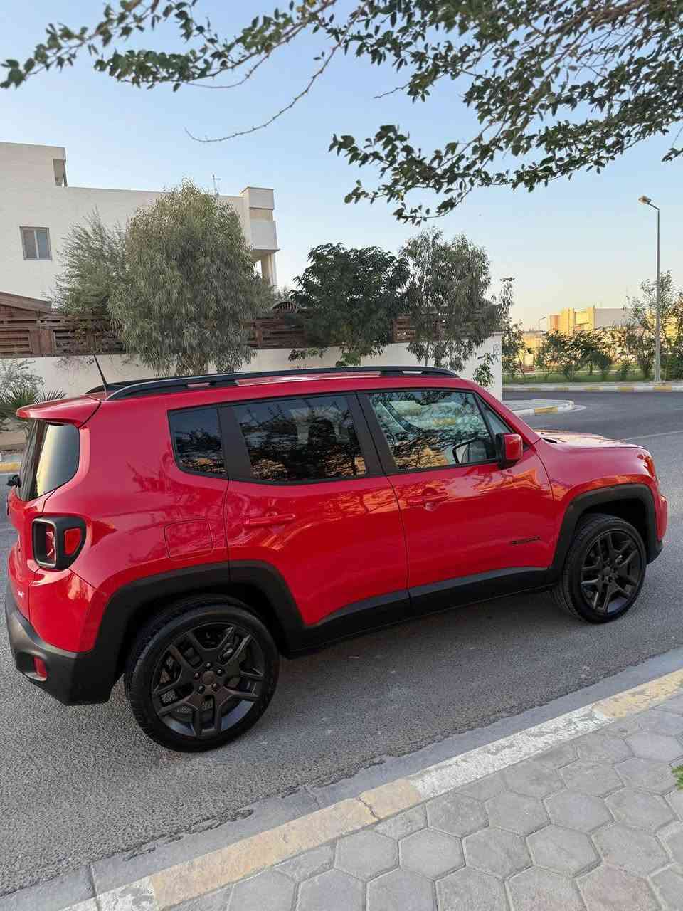 السلام عليكم 
جيب رنكد موديل 2022 للبيع او للمراوس لون مميز حادثها صبغ مقدمه البنيد فقط بدون تبديل ماشيه 18 الف السياره جديده بمعنى الكلمه رقم جديد تحويل مباشر فول مواصفات شاشه كبيره كامره دواره سايد بريك بصمه تحكمات مانع اصطدام  رادرات حساسات اماميه خلفيه تخم تاير جديد مكينه وكير وتبريد وحداديه كفاله عامه السياره بحاله الزيرو السعر 130 
العنوان الناصريه 
الصالحيه 
***********
