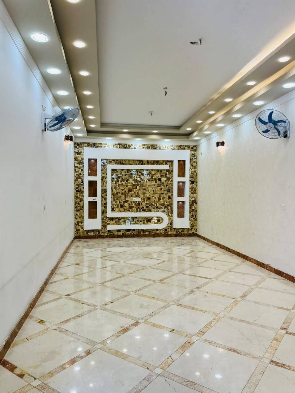 الحبيليه • ٣٠٠م • ٥غرف
