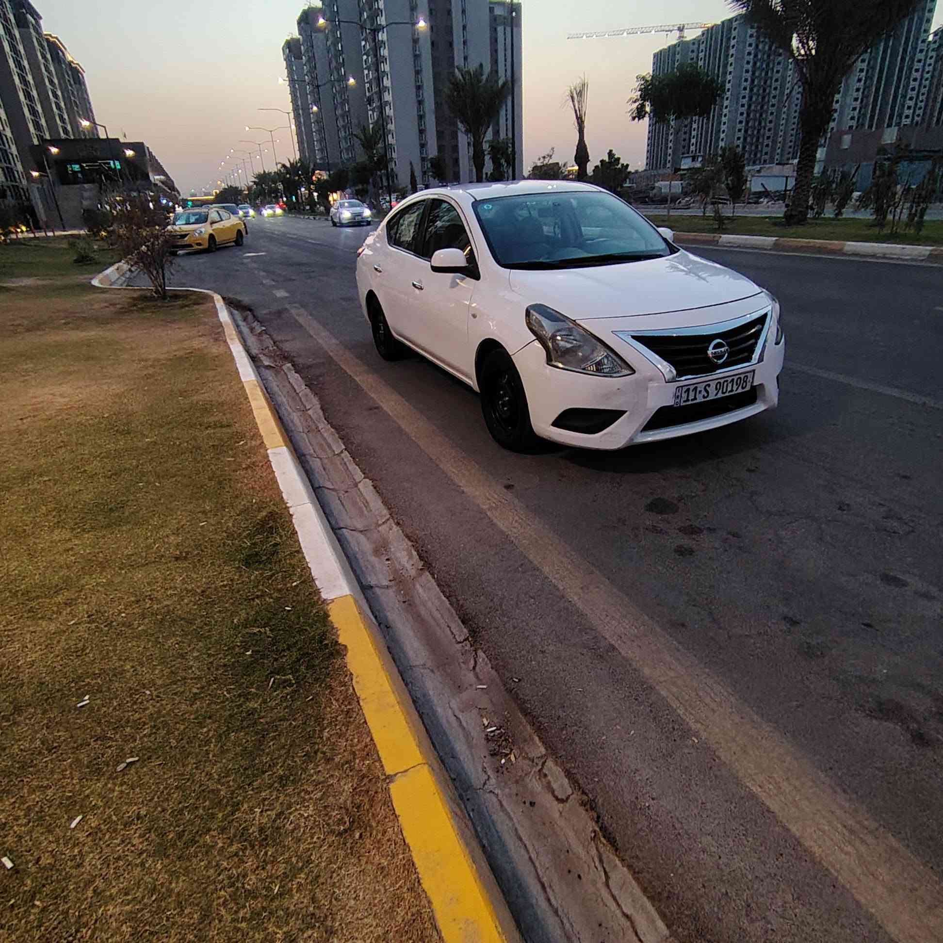 سلام عليكم ورحمة الله وبركاته
نيسان سني هندي للبيع
موديل ٢٠٢١
كير محرك تبريد مكفولات
بيها مكانين صبغ بسيطات بدون دواخل
رقم بغداد بأسمي
مكاني حي الجهاد الشارقه
***********
عارضها ب ١٠٣
