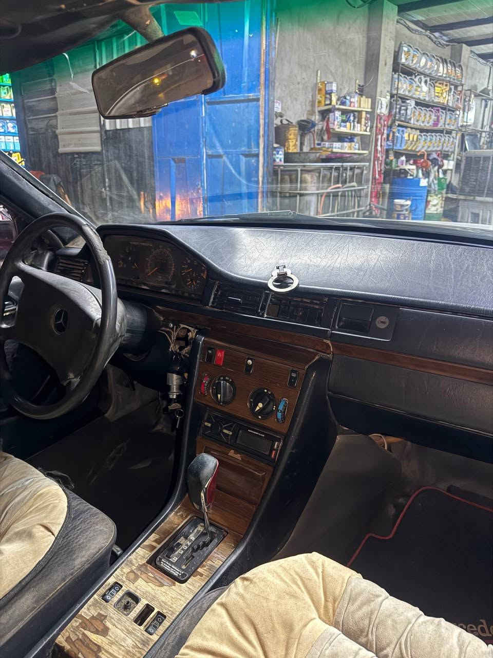 مرسيدس E300 • ٨٨ • رقم بغداد