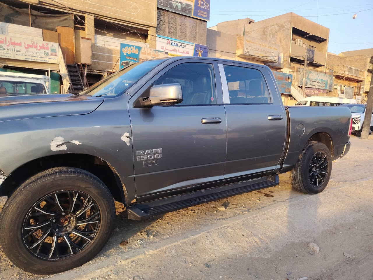 دوج رام ريبل 2013
فول عده فتحه+بصمه
4×4 بيها صبغ حزام للجماليه
تبريد +محرك+گير جديد
باب طويل بدي قصير
بيها نواقص قليله يحتاجلها ترتيب
السعر135 وبيها مجال قليل
***********
