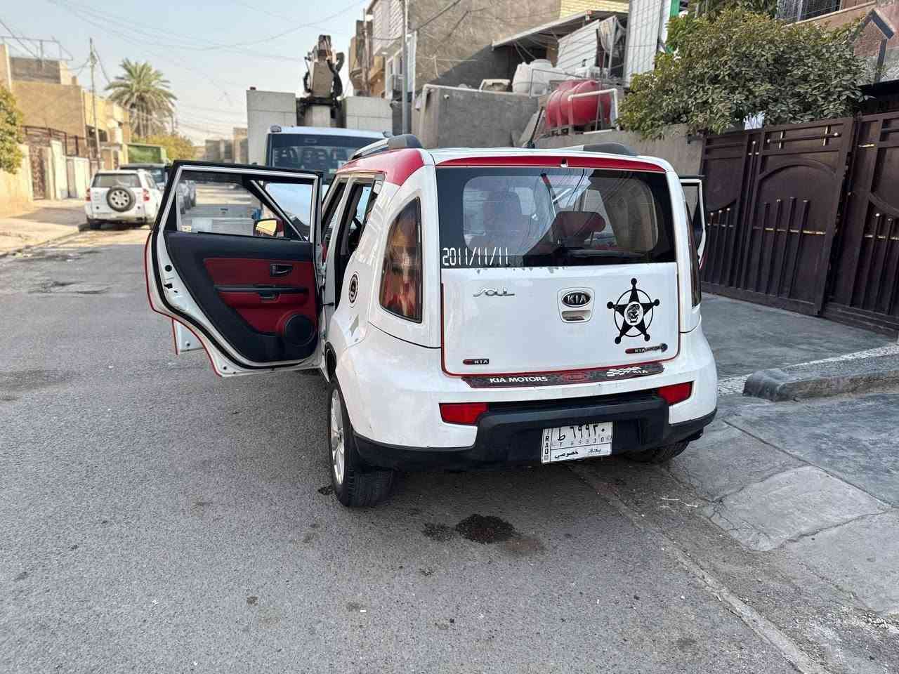 كيا سول موديل11 خليجي رقم بغداد ألماني محرك 1600(محرك جديد+گير) سنوية بأسمي نافذة لنهاية عام ٢٠٢٧ مكاني بغداد الدورة والسعر (90) وبيها مجال للطيبين...رقم الموبايل ***********...للبيع فقط بدون مرواس
