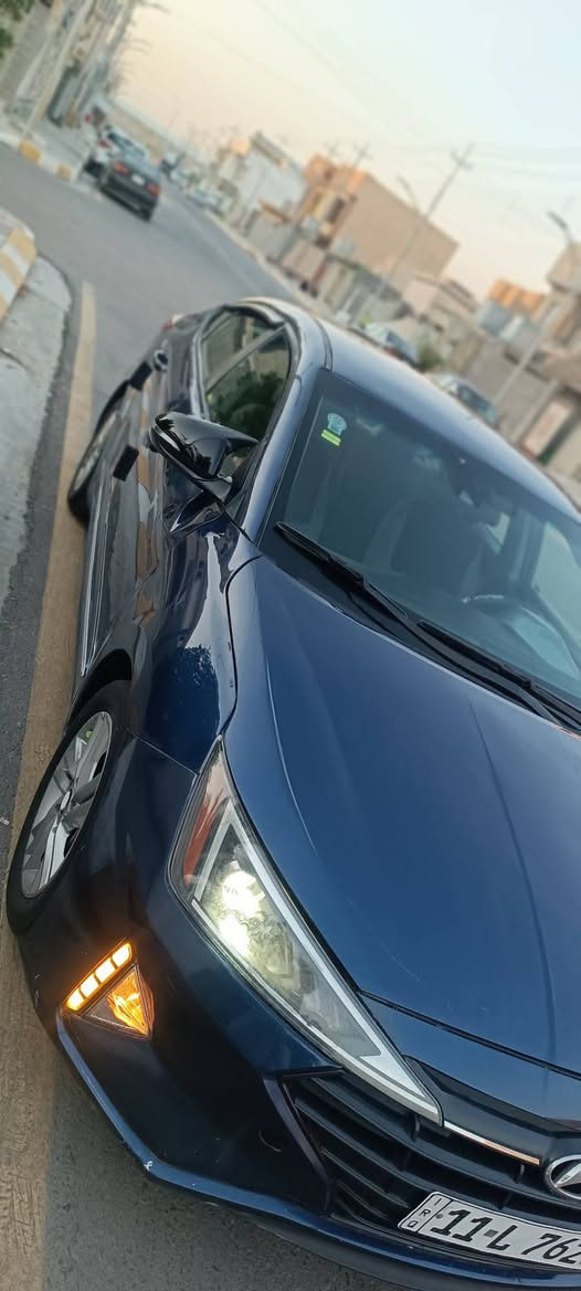 السلام عليكم   
اللهم صل على محمد  
بسعر مناسب 
 النترا امريكي 2019
  
  
   شرط التحويل رقم بغداد انكليزي بسمي 
 
محرك 4 سلندر     2000 دوش 
كير اي تي 3 انضمه المرغوب 
رادار جانبي 
   

 
السياره واكع عليها طابوك واذا القماره ونصبغت القمار ابيعك صبغ عام مكفوله من الدواخل لغد شواصي دواخل  سياره بدون دواخل     

كهربائيات كلها شغاله
  محرك  كير كفاله  
 السياره كلش نضيفه ومتعوب عليها
كامره خلفيه شاشه تاب بلادي  
 باتري جديد  اصلي 
  تبريد منضومه بلاد تبريد ثلاجه  لايت ال اي دي زنون  اصلي مضومه زنون بلادي 
تدفئه شغاله 
تخم تاير جديد حتى السبير جديد 
سنتر لوك  السياره  
    
تجي تفحص وتقتنع واني حاضر 
        
العنوان الانبار الفلوجه 
 …السعر 93 مجال حك الجيه 
بدون مراوس بدون اقساط بيع نقد فقط 
 الشراي يتصل📞 وحياكم الله  اخوتي‏
***********
***********
