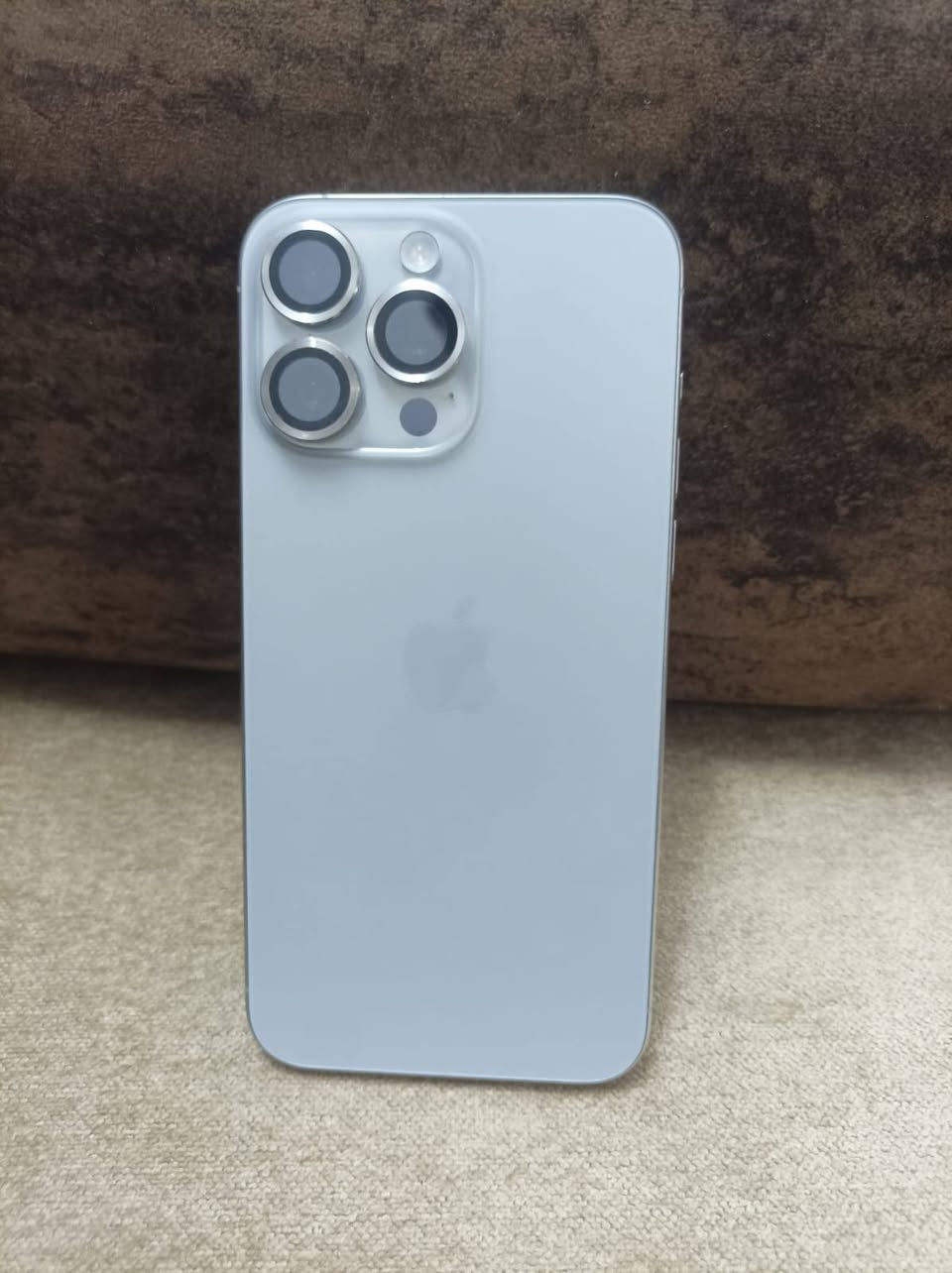 للبيع: iPhone 15 Pro Max
​الحالة: ممتاز جداً (مثل الجديد)
​المساحة: [ 256 جيجابايت]
​اللون: [تيتانيوم]
​نسبة البطارية: [. 87. ]
​الملحقات: الكرتونة الأصلية 
شرق أوسط 
شريحه فعليه مع ضريحه الكترونية
​السعر: [مليون و 150]
المكان: [بغداد]
للتواصل: خاص او واتس 
***********

