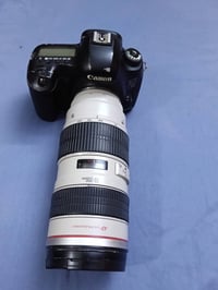 كامرة كانون 5dm3عدسة 70_200اصدار اول فتحة 2.8نظافة كدامك تجي تفحص وترو...