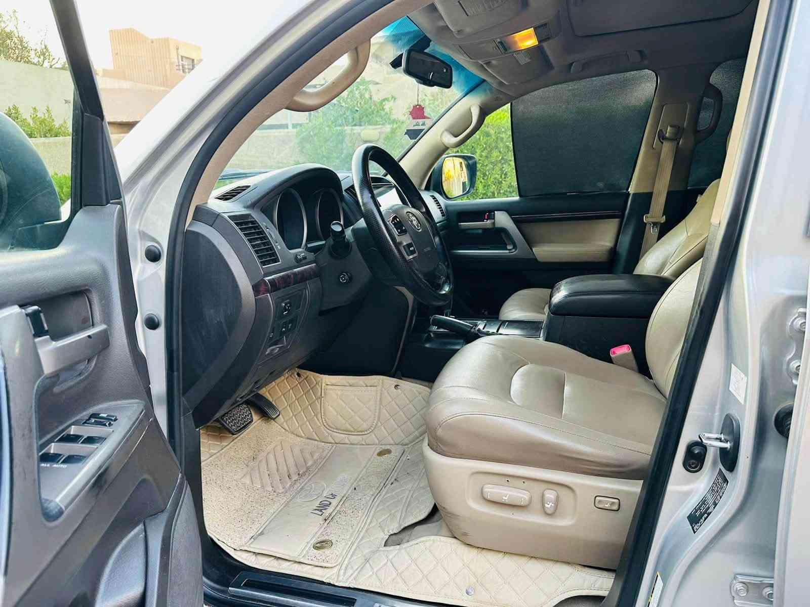 لاندكروز VXR • ٢٠١١ • محرك ٥٧٠٠
