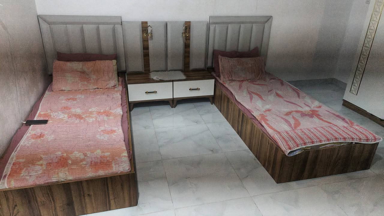 غرفه تركي للبيع
الغرفه صبع حراري
داخل صاج
غرفه جديد كلشي ما بيه
العنوان موصل حدباء كندي الثاني 
السعر 550 بي مجال للطيبن 
الرقم *********** بي واتساب

