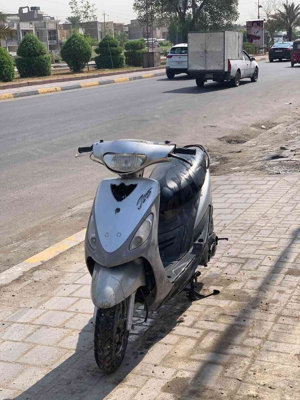 السلام عليكم دراجه لبيع مجفته جديد سلف هندر عوزها كلجات دراجه خير من الله تجي تفحص عنواني بغداد حي ور سبع قصور السعر 300وبيها مجال قليل
***********
