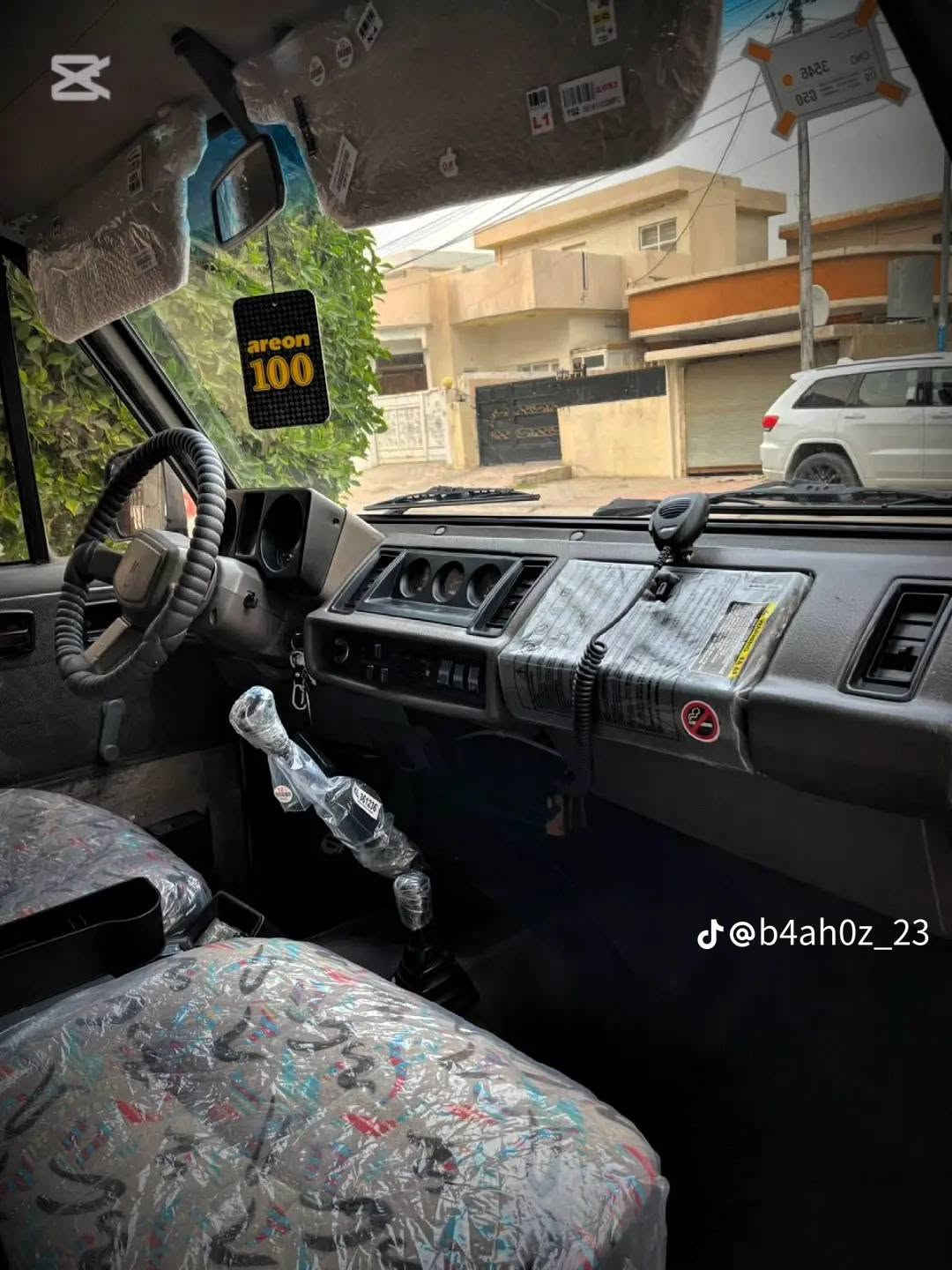 سيارة ايزوز جيب يابني سيارة فول كلها بلاد موديل 90 هزه جديد رقم الماني سنوية لحد 31 بسمي رقم اربيل بطاقة بانزين كامل لاستفسار اتصل ***********

نص مكتوب في الصور:
- ما شاء ا
- ما شاء الله
- @b4ah0z_23