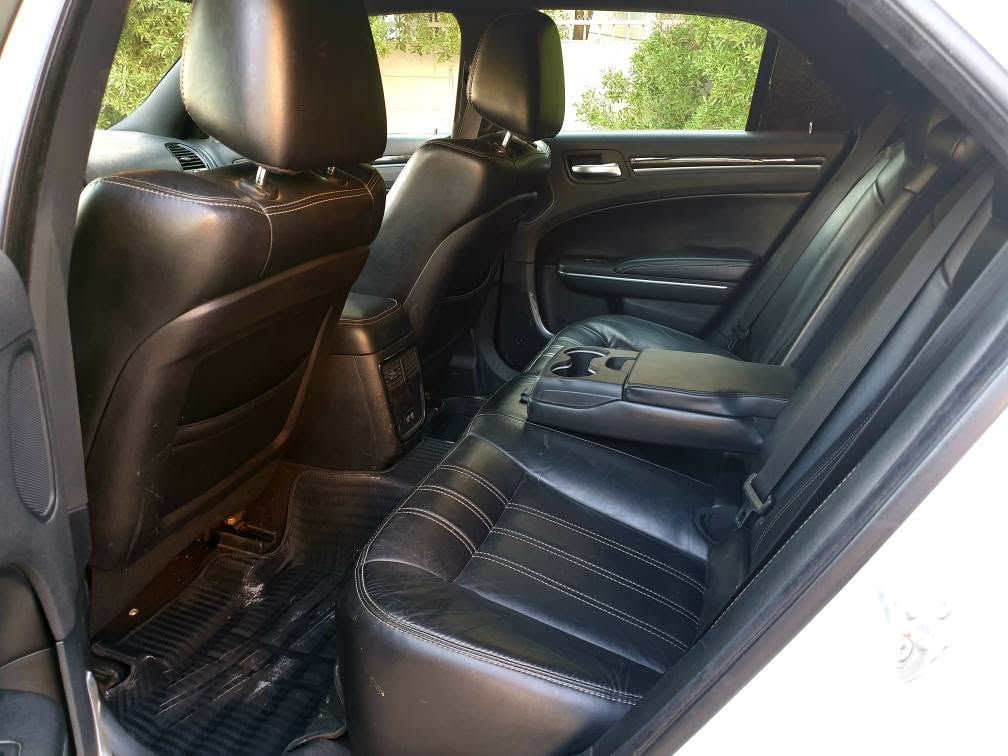 كرايسلر 300 S • ٢٠١٨ • بدون صبغ