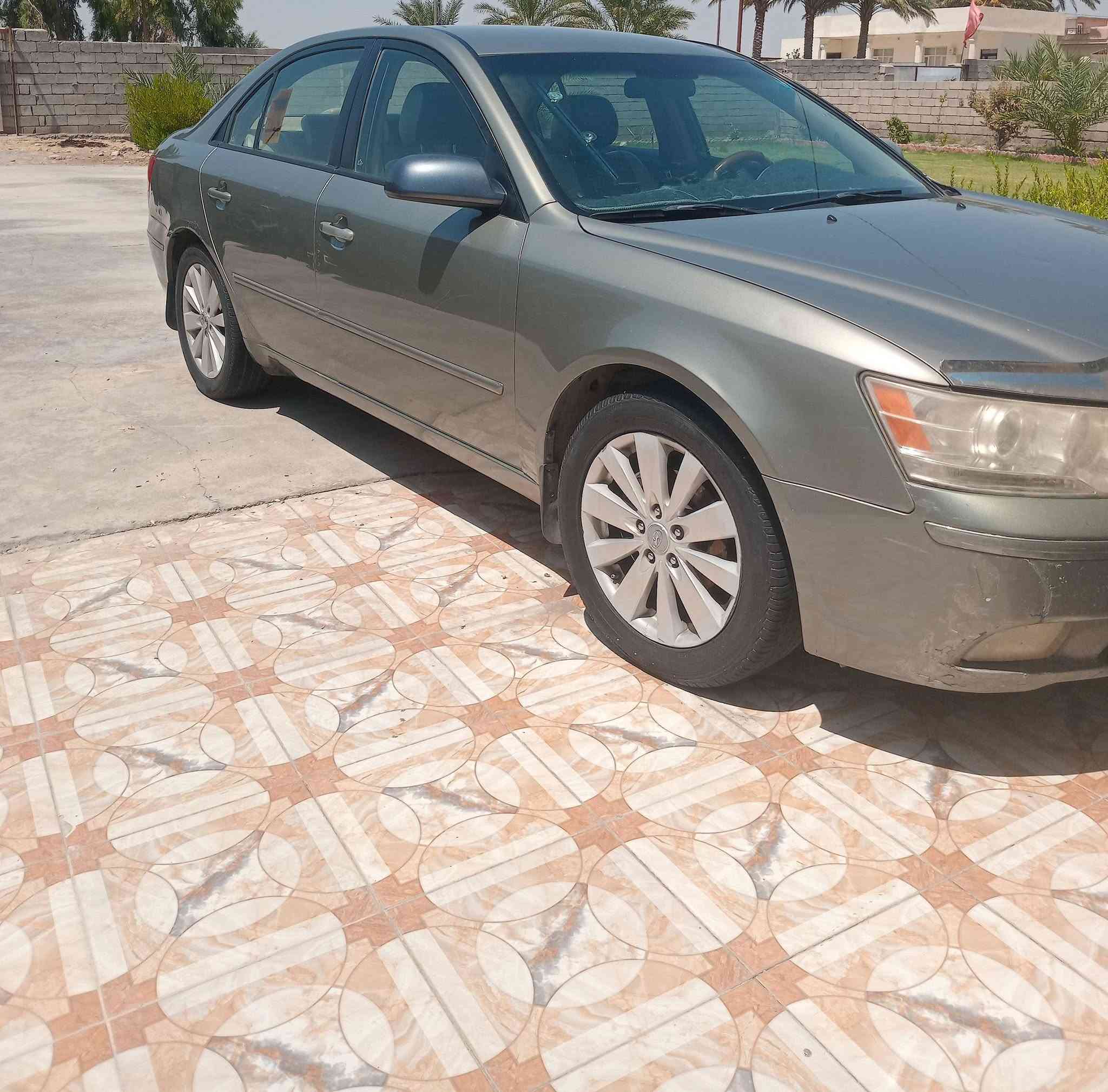 السلام عليكم سوناتة للبيع
مديل 2010 أمريكي 
المحرك 2400 دوش 
الكير  كفالة حدادية امامي خلفي جديد 
السيارة بيهة
ضررامريكي جامرلغ امامي جهة السايق بس 
بدون اربك
السعر 125 وبيهة مجال 
تحويل ثاني يوم 
مكان السيارة ديالى /بلدروز 
رقم الهاتف ***********

