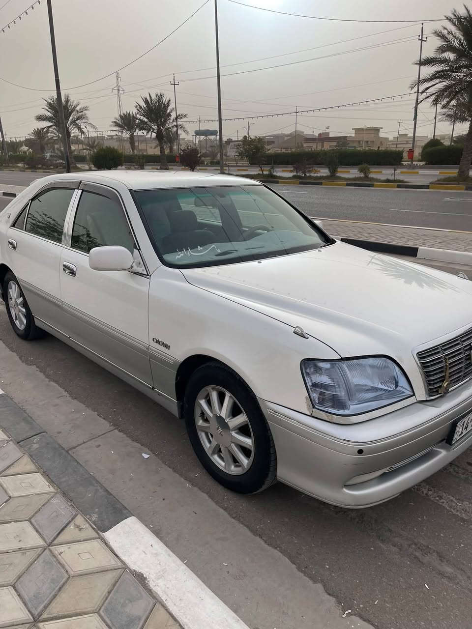 السلام عليكم 
جنون للبيع موديل 1999 سنويه الى 2027 رقم انكليزي دكمتين حداديه جديده تخم تاير جاهزه السياره مكينه وكير خير من الله والباقي مثل ما موجود بل صوره السعر 91 وبيها مجال بسيط واني خادم *********** هـ عنوان البصرة سفوان
