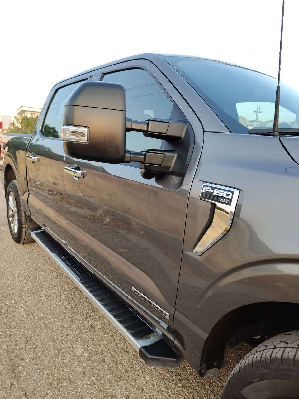 Ford f_150 للبيع
موديل 2024 hybrid
3.5torbo
6سلندر
مواسفات XLT
لون نفطي 
حادث بس باب خلفيه 
سيارة جاهيز فول
***********وتساب
