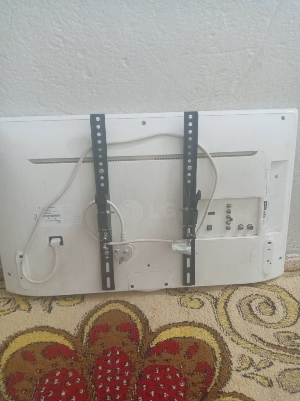 بلازمه الجي 32الاصليه بلشرط السعر 90الف ***********
