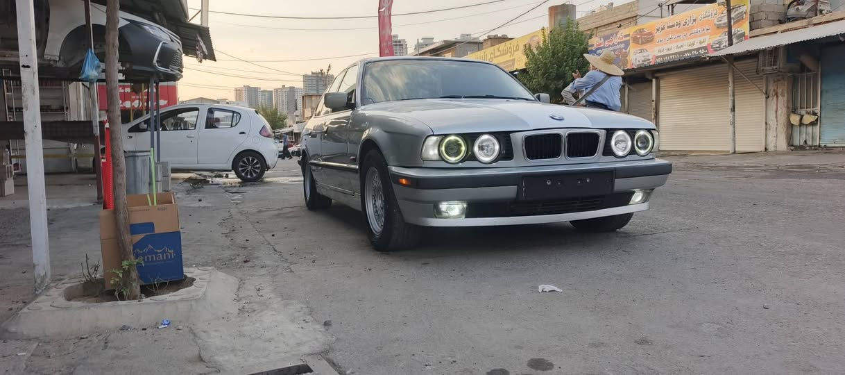 BMW 1991 فول فوله ئارمی هەولیر بە شەرتی ئارمو ئەوەلیاتو خەرامە
***********  سلێمانی
٤جام کارەبا
سلاید
 مەکینە عەدلی بێ دیجیتال ٢٠
ویلی ئەمریکی 
ناو رەشی 
هەر ٤ بەرگی دەرگاو داشبلی لوک  
گێر عادی
بیدەعم
ئالو کور بە شاهینە السليمانية, العراق
