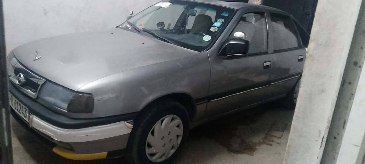 سلام عليكم اوبل فيكترا للبيع موديل 90  سنويه مشروع وطني بسمي محرك 20محرك كير شرط تحويل ثاني يوم بطاقه بانزين بيها سعر 28 *********** كركوك, العراق
