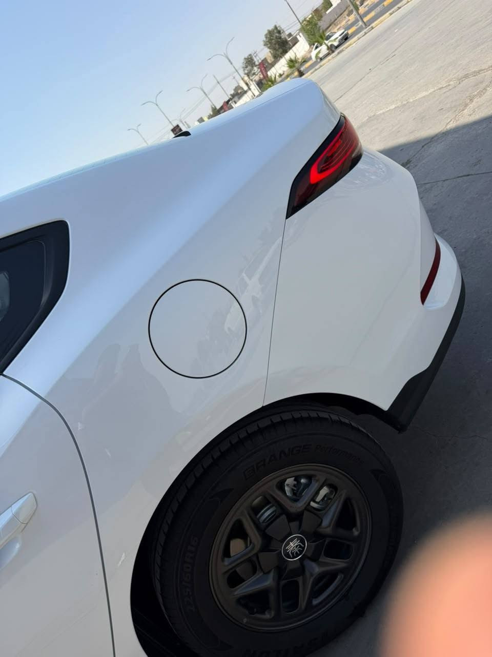 للبيع
سعر 133$
 جن  بلاص byd موديل 2025 
ماشية 27 ألف بانزين + كهرب
 كلها وضع شركة 
رقم اربيل دولي رقم وهزة وسنويه جديد شرط التحويل 
فول مواصفات بدون سلايت 
داخل ابيض 
🚫بدون صبغ .. بيها ملاحظتين فقط 
موصل الايسر 
***********
***********
يوجد بيع وشراء السيارات المتضررة والجديدة داخل هذه الصفحة
