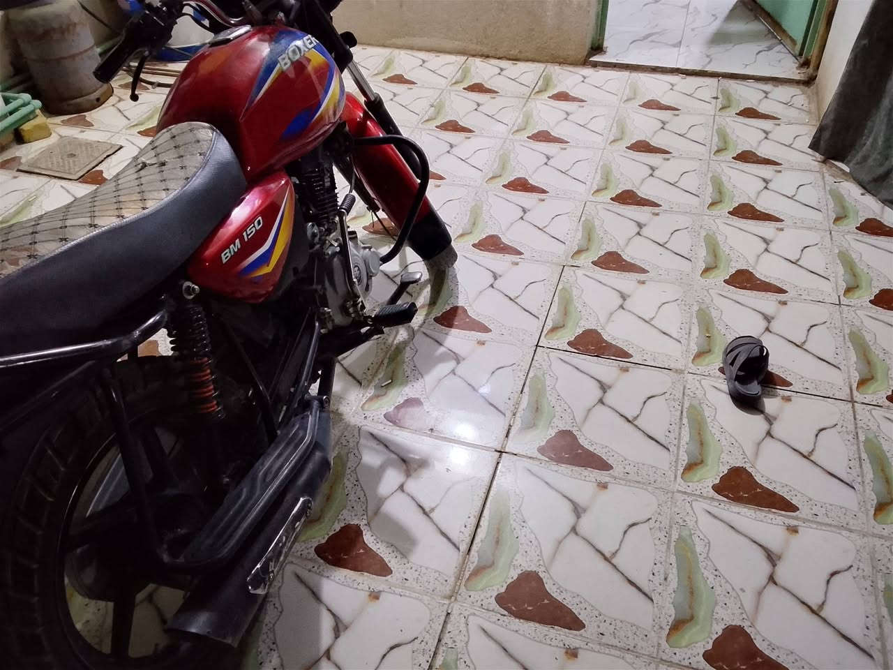 بوكسر كلاسك 21 سنوية ورقم مامفتوحة بيع مستعجل جدا ***********

