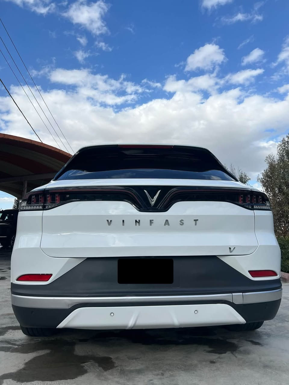 فين فاست VF8 بلس 2024  VinFast VF8 Plus
كهربائية بالكامل
الموديل: 2024
الممشى: 14 ألف ميل
الدفع: رباعي 4X4
البطارية: 87.7 كيلوواط
المدى: 450 كم بالشحنة الواحدة
القوة: 402 حصان
العزم: 620 نيوتن متر
التسارع 0–100 كم/س: 4.4 ثانية
المواصفات:
قيادة ذاتية
5 كاميرات مع رؤية 360 درجة
اصطفاف ذاتي
تنبيه الخروج عن المسار
4 مقاعد تدفئة وتبريد
سقف بانوراما
إنارة محيطية
صندوق كهربائي
Wi-Fi
رقم أربيل
للبيع او المراوس
السعر: 220
للاستفسار: ***********
