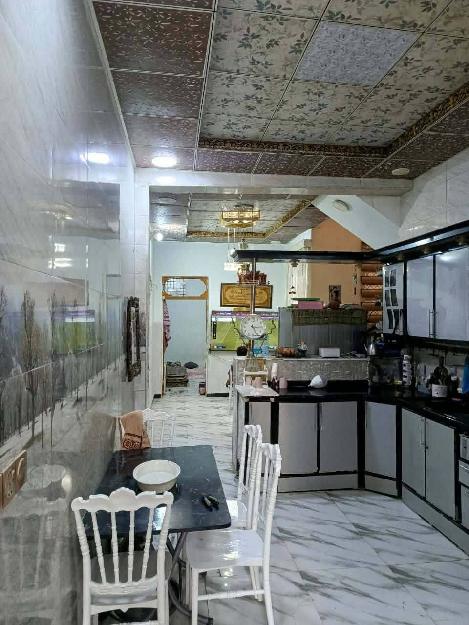 بيت للبيــع 100متر بملحق قريه الغدير زراعي سند 25مرقم غرفة وصاله وستقبال وصحيات البيت بناء درجه اولى من كلشي بناء طابوك جمهوري مثقب والسقف صب نزال والاساس 6 شيش سعره 50وبي مجال قليل شراي واتساب فقط ***********
