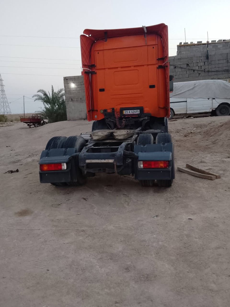 السلام عليكم البيع سكانيه 2000 مكينه جديده كير عادي 3ب3 شاصي كفاله ***********
