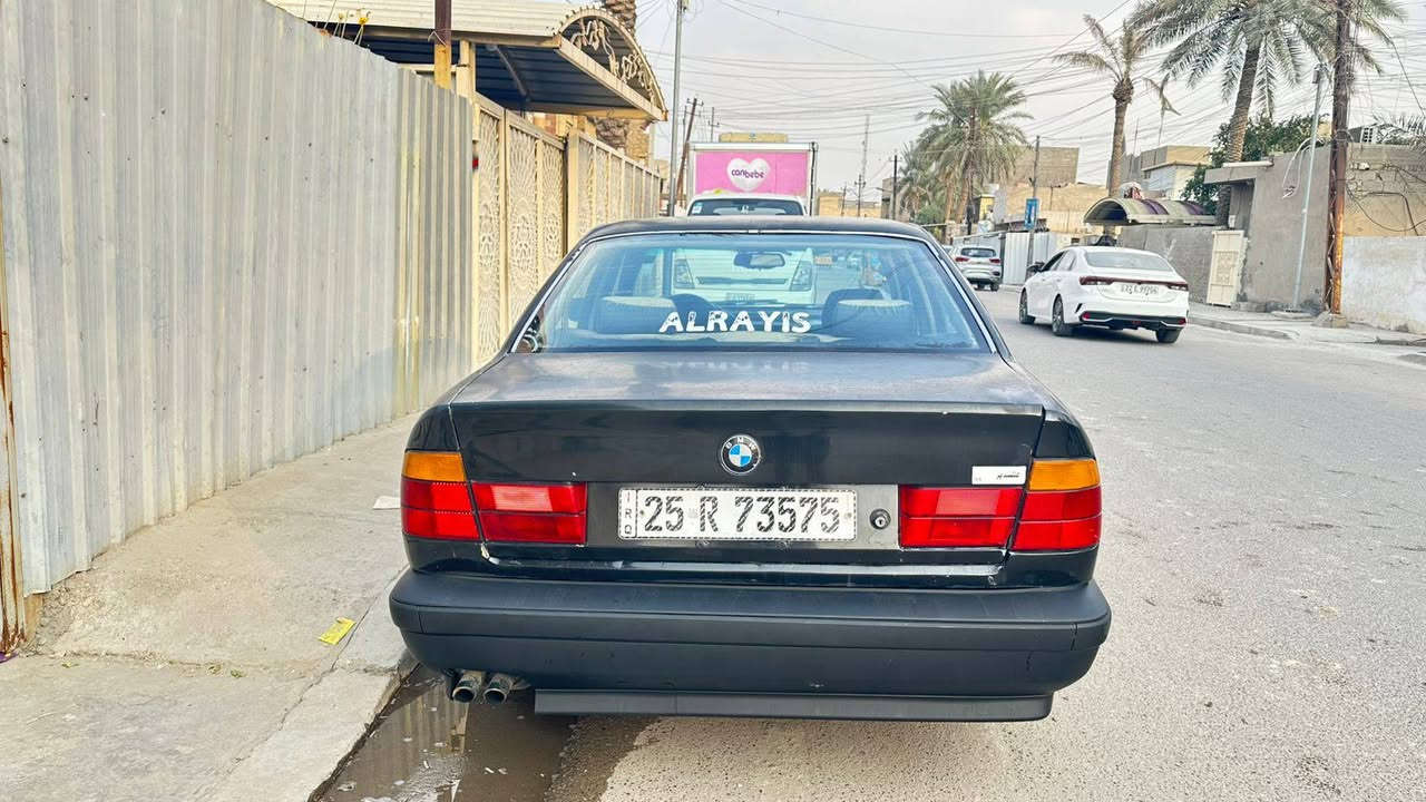 السلام عليكم BMW 525 مسكر كير اوتو سياره مال تعمير  مكينة بيها صوت بستم لاتنقيص ولا تبخير  سياره موديل 90 رقم كركوك الجديد نكليزي باسمي تحويل وين متريد هزه جديده سياره صبغها بي جراد  دواخل مرتبه تبريد شغال منضومه جديده بس كمبريسر تعبان صدر امامي جديد دبلات ولويات وقواعد خلفيه مال حاويه اكسل رون ناصي بال160 رون 3 
‏ السععر 35  مكاني بغداد ***********
‏
