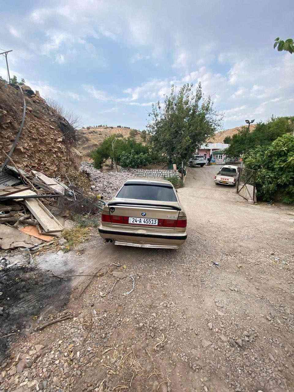 بي ام موديل 1993 حجم525  كبس كير توماتيك كيرو مكينه شرت تحويل وه كاله شرت  سعر 42  مجال *********** دهوك, العراق
