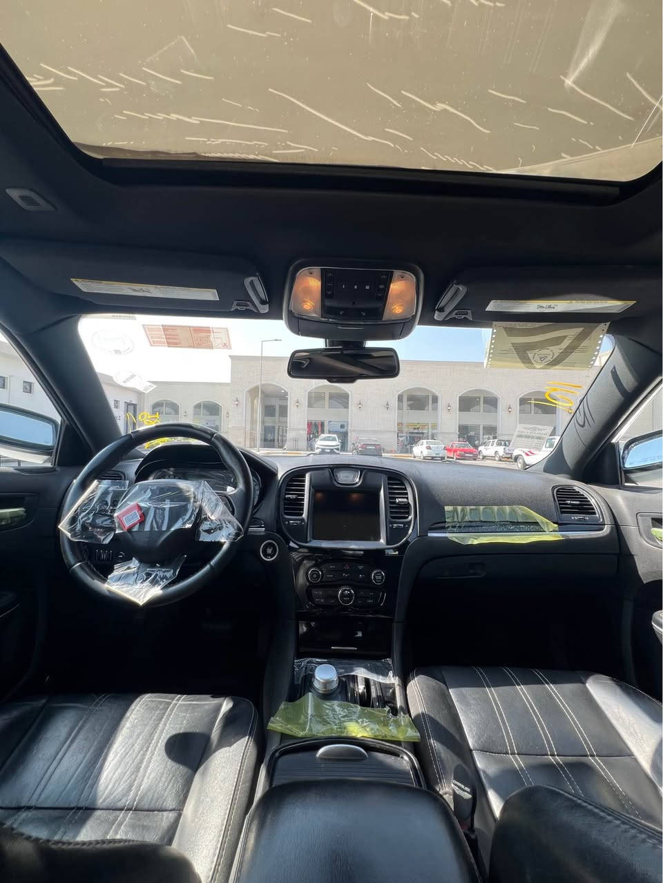 کوردی-عربی

🚘 للبيع Chrysler 2018

- الموديل: 2018
- وارد كندا 🇨🇦
- الممشى: تقريباً 70 ألف ميل
- كلين تايتل ✅
- السيارة نظيفة جداً وحالتها ممتازة
- لا يوجد فيها أي شيء، فقط مكانين صغيرين تعديل
📍 أربيل
💰 السعر: 305
📞 للتواصل: ***********

🚘 بۆ فرۆشتن — Chrysler 2018

- مۆدێل: 2018
- هاتووە لە کەنەدا 🇨🇦
- ڕۆشتووە: نزیکەی 70 هەزار میل
‏- Clean Title ـە ✅
- سەیارەکە زۆر پاک و دۆخی زۆر باشە
- هیچ کێشەیەکی نییە، تەنها دوو شوێنی بچووک تعدیل کراوە
📍 هەولێر
💰 نرخ: 305
📞 بۆ پەیوەندی: *********** أربيل, العراق
