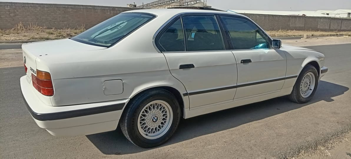 BMW 520مكينه فل
رقم الماني نينوئ سنويه 28
شرط المكينه والكير عادي
كهرئيات كلها شغاله
تايرات وباتري جديد
طخمها جديد
صبغ جاملغ بدون اي ضرر
شرط بدون كص
واترايك وين مايعجبك
شرط التحويل
السعر 40
***********
***********
