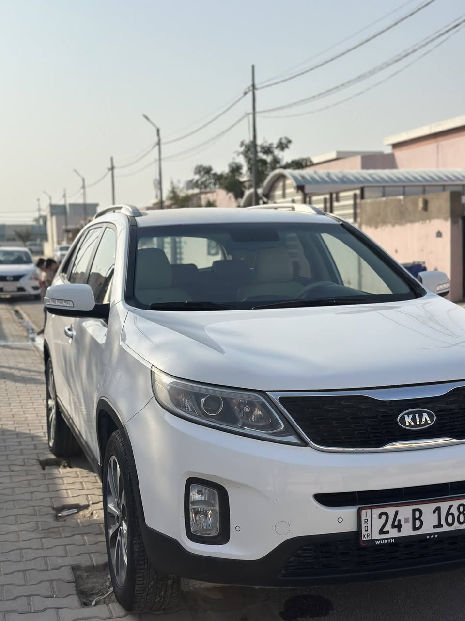 سلام عليكم سورنتو مكفول كفاله عامه فقط بارد شبرين بالجاملغ الوره لايت ابيض زنون ماشيه 110الف حقيقي بصمه يدات بصمه ترحيب حساسات اماميه حساسات خلفيه مكفول كفاله عامه مكينه4سلندر مكان نجف ***********

