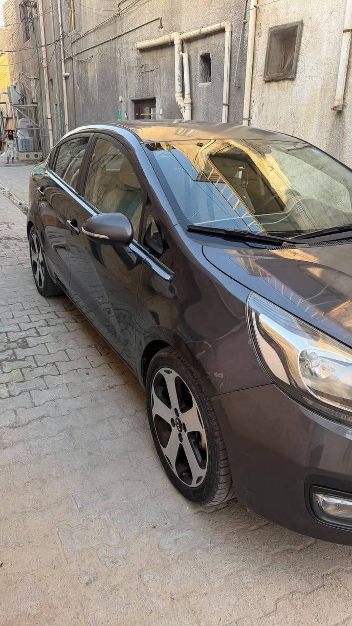 سياره كياريو مديل 14خليجي كامل المواصفات مري شفط محرك 1600تبريد ثلج ويل كب 17رقم نكليزي دولي باسمي السنويه لغايه 27السعر 83وبيه مجال رقم ***********
