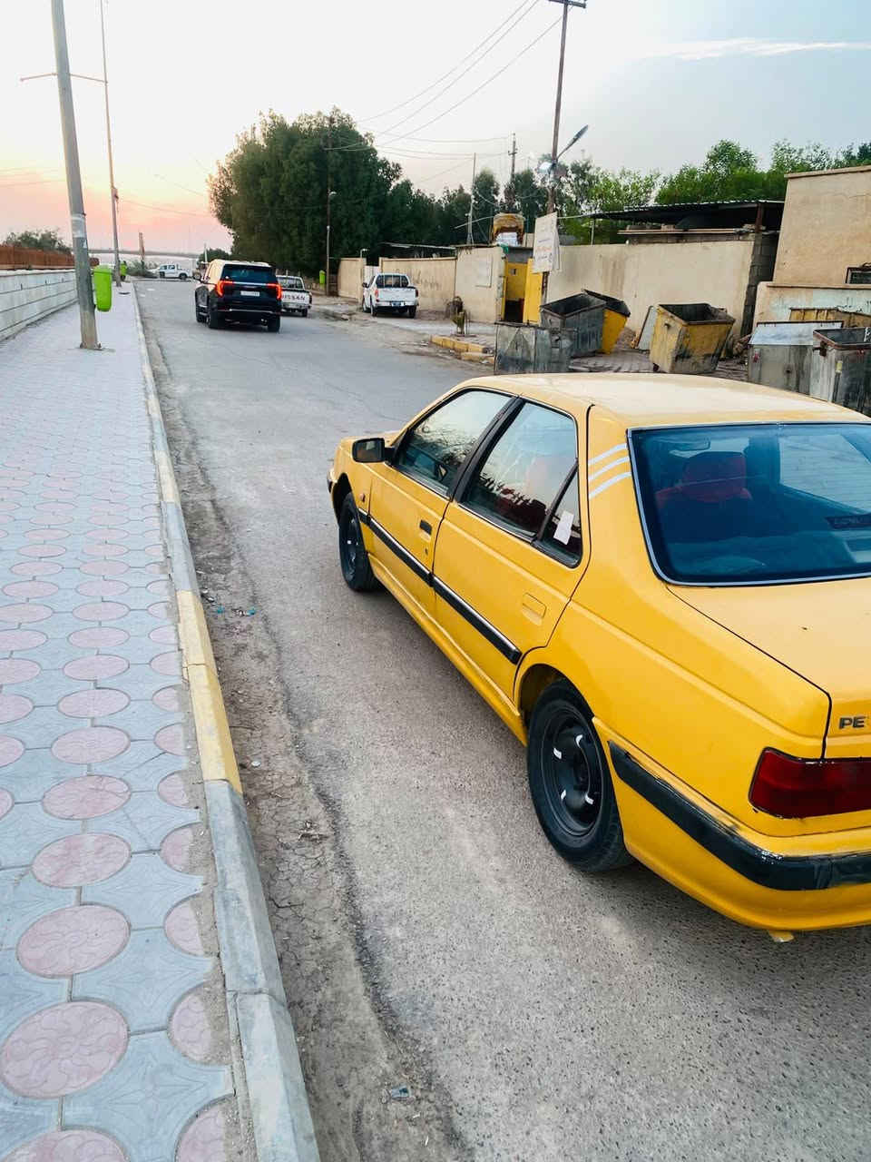 يا الله من رخصت الدمن بيجو بارص موديل 15 رقم البصرة سنويه 30 مصفره هيه وقرمات سعر 28 مكينة وكير كفاله تخم تاير ودوشه نضاف مكفول من ضربه وتديل تبريد شقل حداده جديد مكان البصرة القرنه شراي ينتصل ويدل***********

