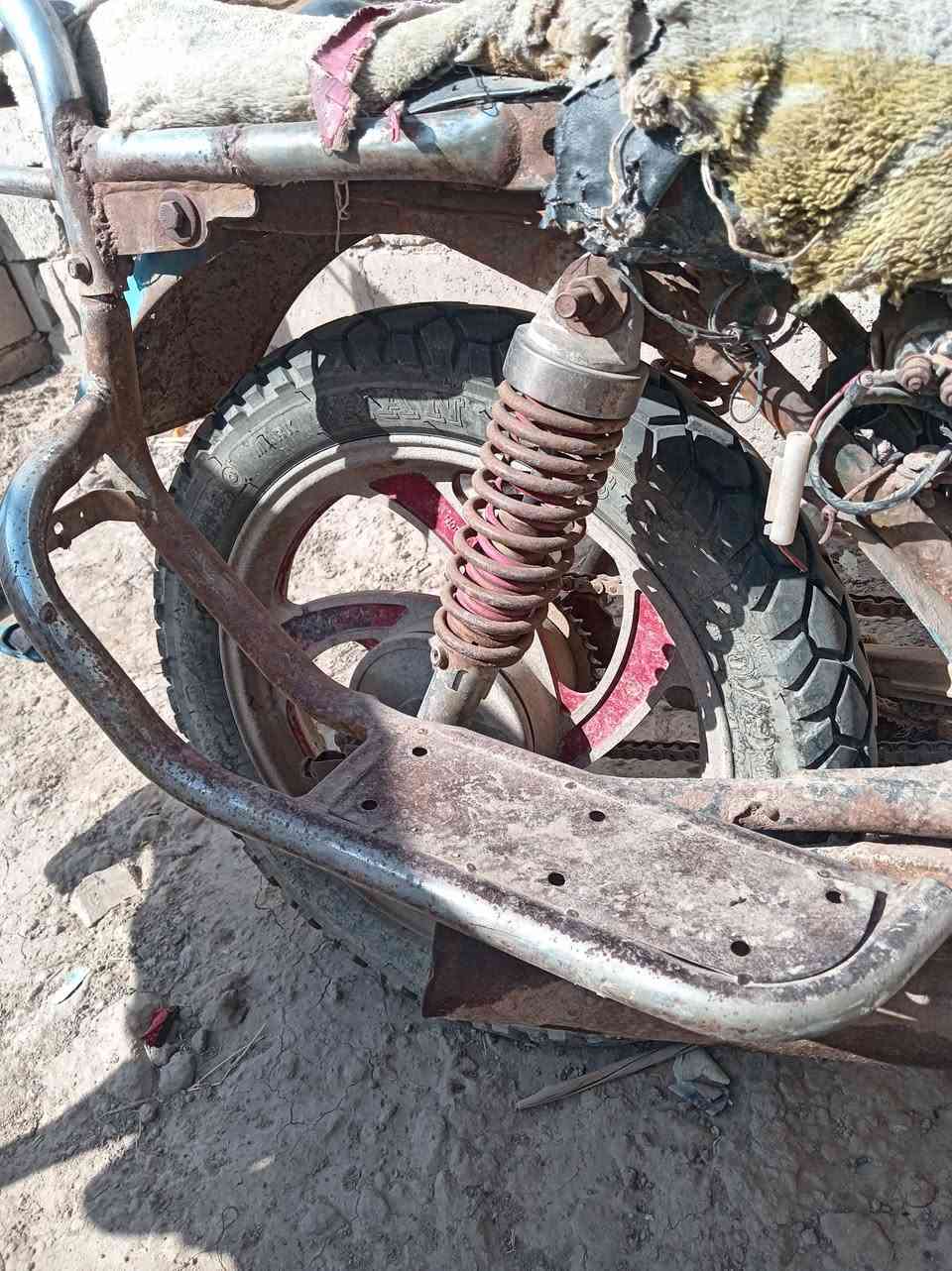 دراجه البيع جونده شقاله عايزه بس ترتيب ومناسبه سعره 130وبيه مجال قليل حك جيه العنوان سماوه  الخضر  ***********
