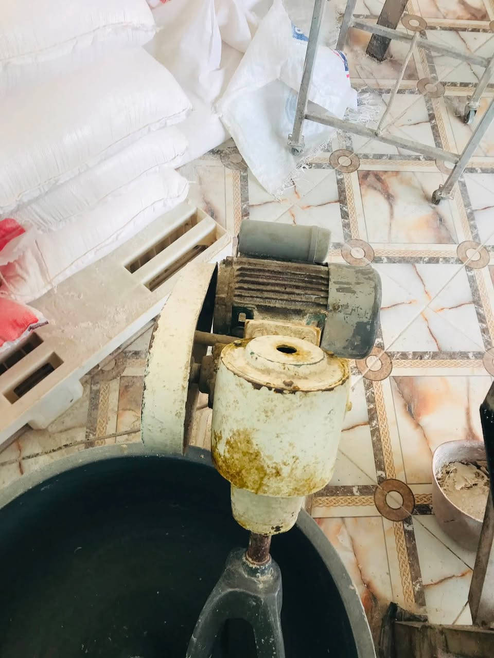 السلام عليكم عجانه كهربائيه ب 250 الف وبيها مجال  شي قليل للاستفسار ***********
