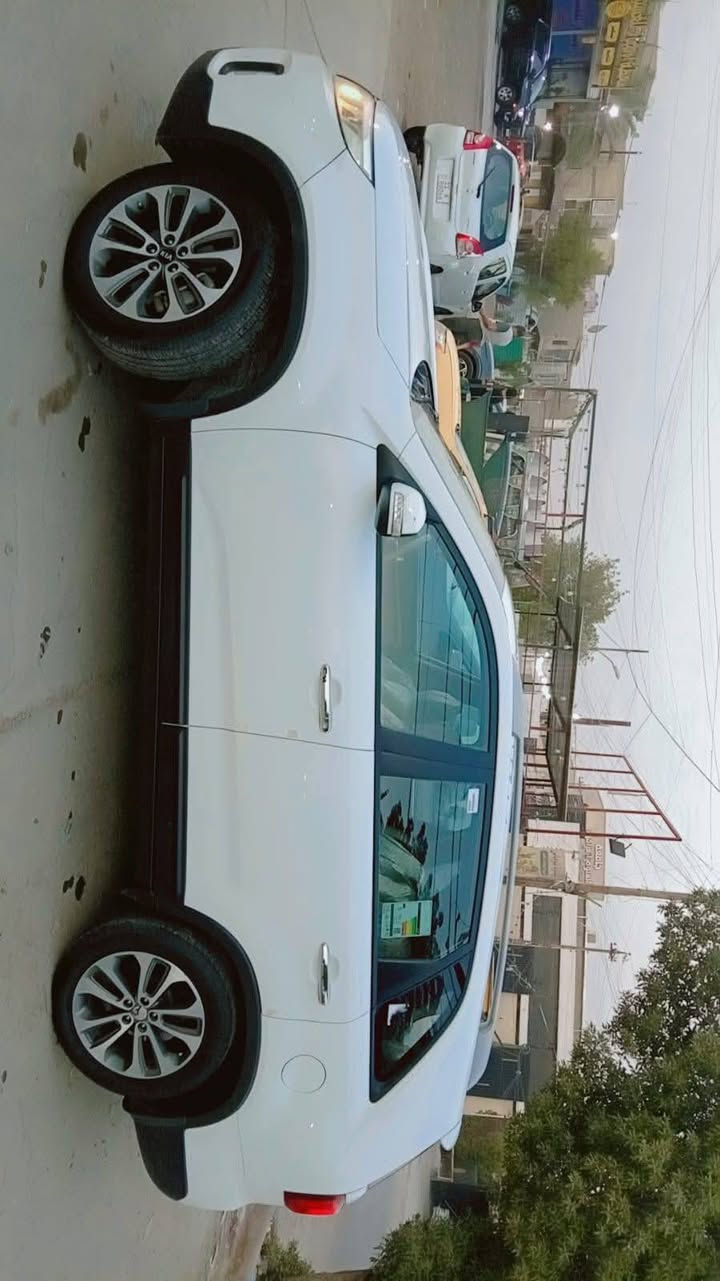 🚘 للبيع | كيا سورينتو 2014 خليجي 🚘
✅ رقم بغداد إنكليزي 
✅ الموديل: 2014
✅ الممشى: 115 ألف كم 
✅ محرك 2400  
✅ مكفولة كفالة عامة وعلى وضع الشركة
✅ سيارة جاهزة بالكامل وما تحتاج أي مصروف

الفئة: نص مواصفات
المواصفات
🔹 بردات جانبية
🔹 ويل كروم قياس 20
🔹 7 راكب
🔹 تبريد 3 قطع
🔹 تحكم بالستيرن
🔹 مثبت سرعة
🔹 حساس أمامي وخلفي
🔹 مرايا كهربائية

💰 السعر: 152 ورقة 

📍 العنوان: بغداد  الكرخ 

📞 للاستفسار:
***********
