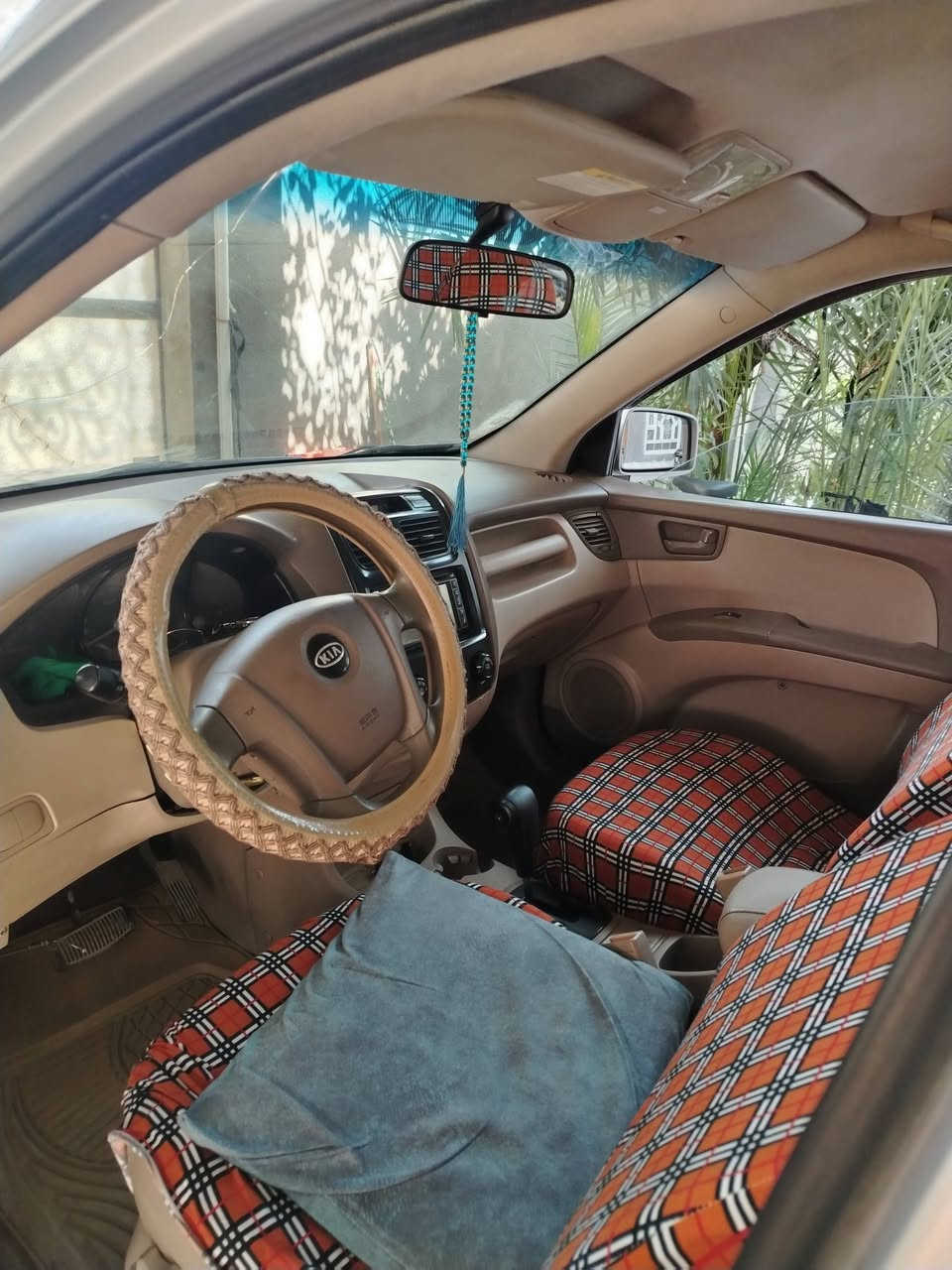 سلام عليكم كيا سبورتج عشره سياره بيهى ضربه وامصلحه سياره حلوه سعرها ٩٠بيهى مجال قليل باقي الثفاصيل اتصل ع *********** ماارد على. الخاص
